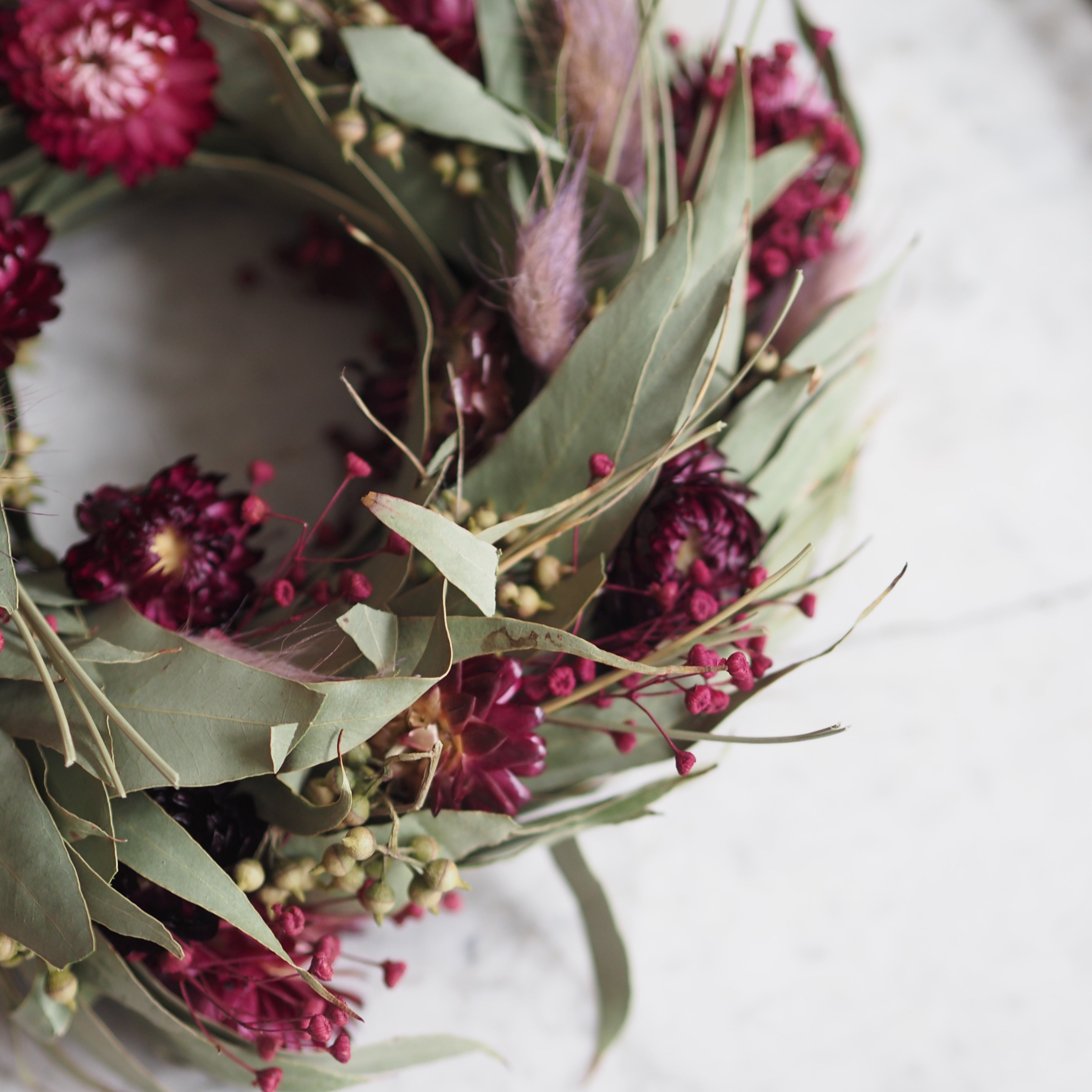 Dekokranz · Eukalyptus und Trockenblüten · florale Komposition