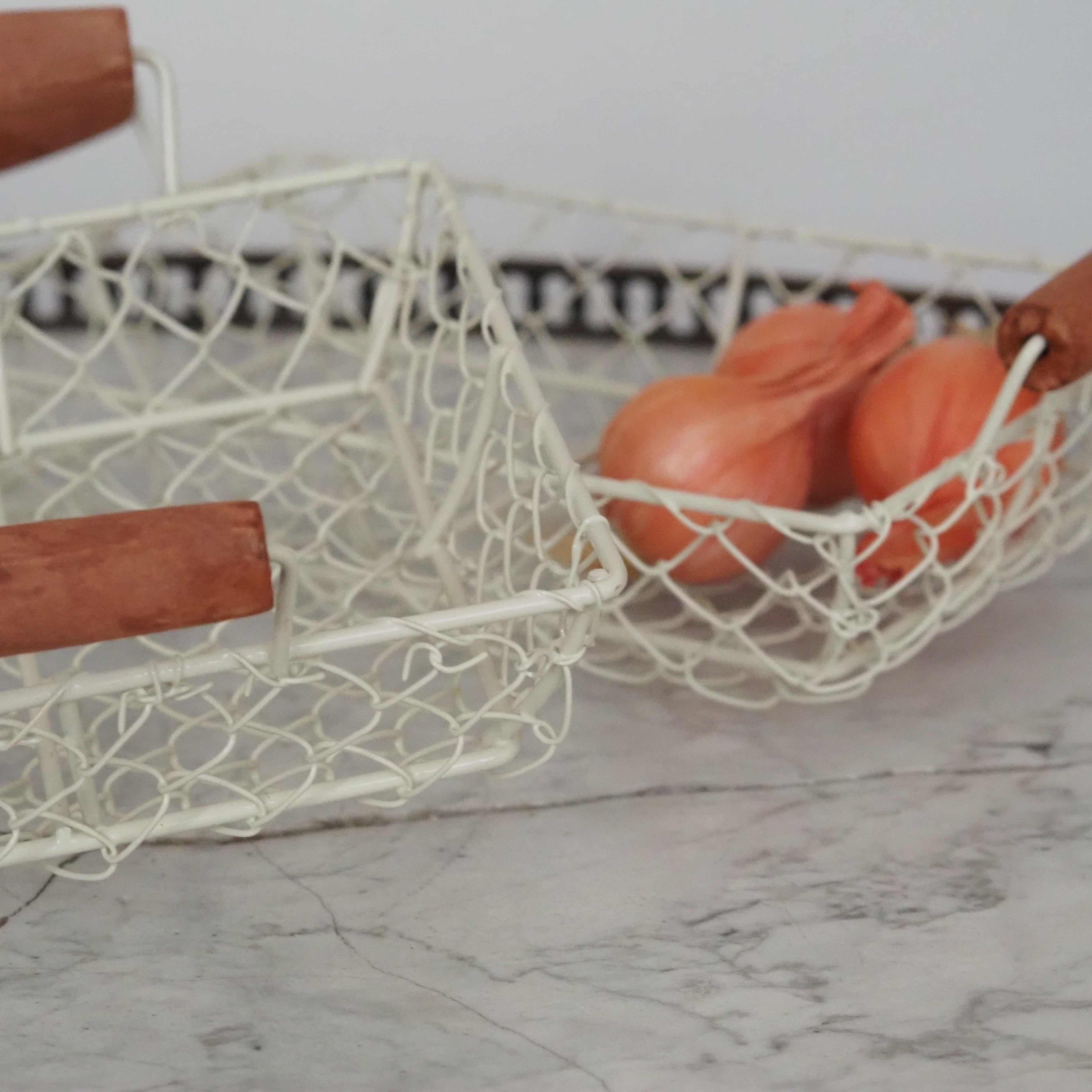 Drahtkorb 2er-Set · Eckig mit Holzgriffen im Landhausstil