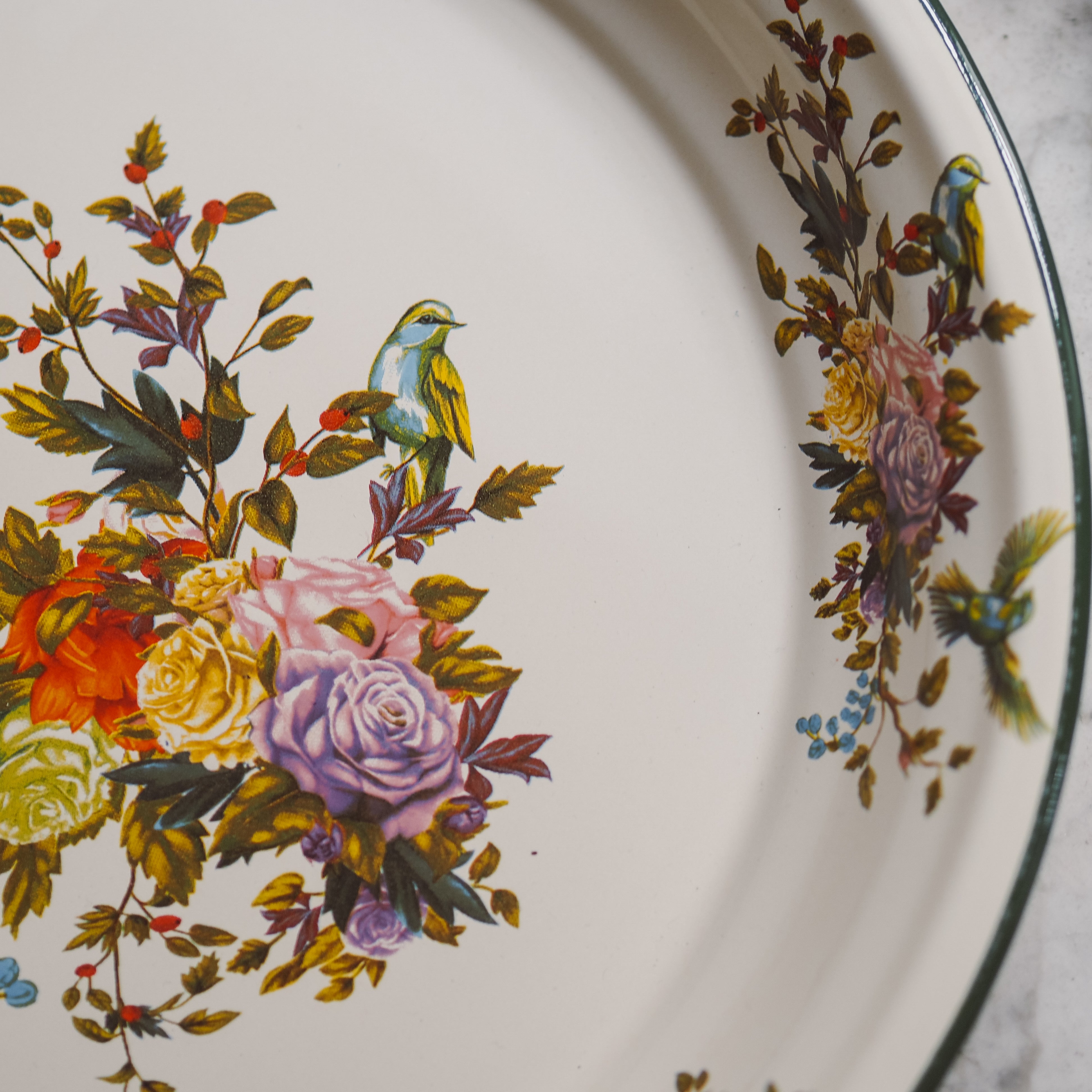 Dekoratives Serviertablett · florales Vogelmotiv / klassisch inspiriert