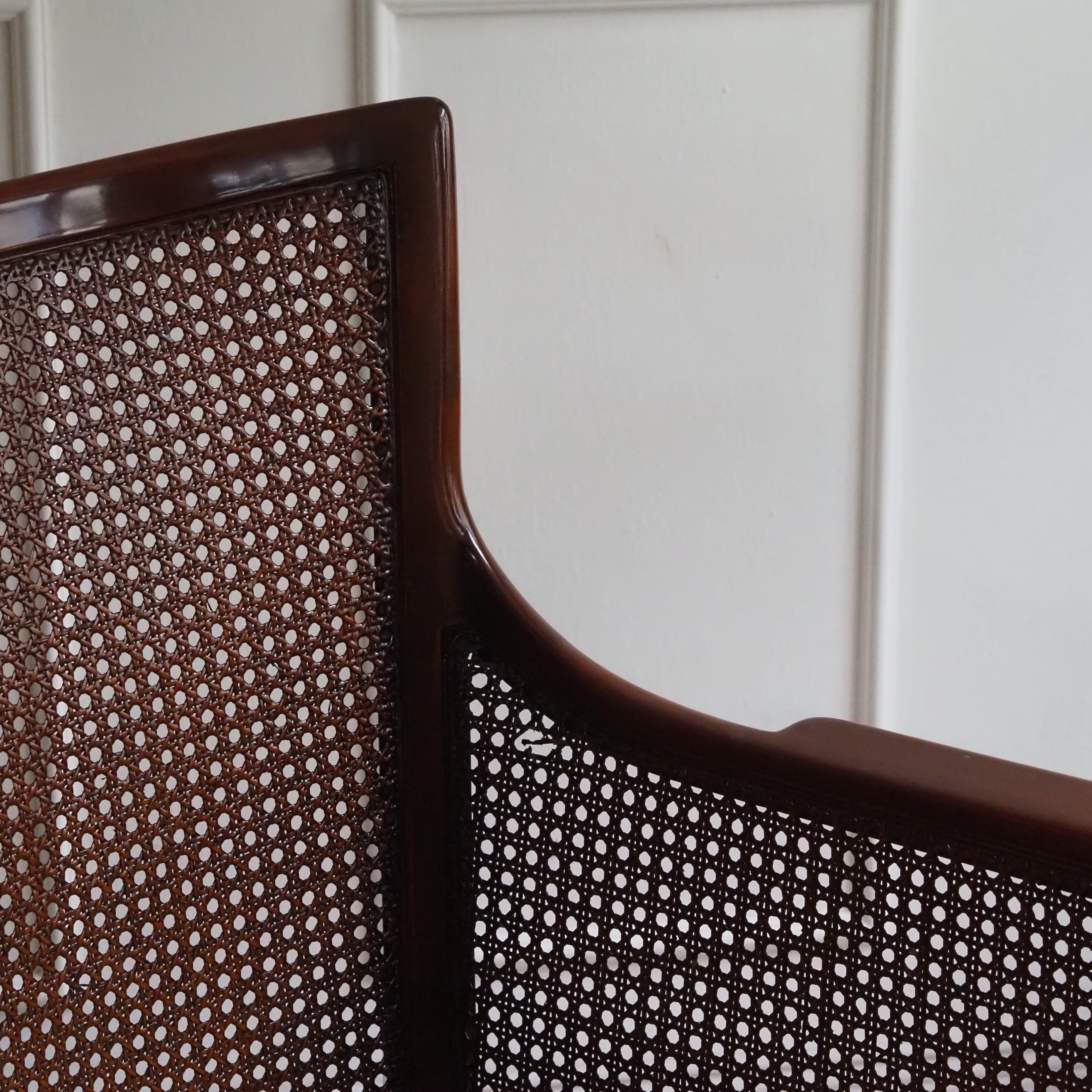 Rattan Sessel Kolonialstil – Bergère mit Wiener Geflecht, Massivholz
