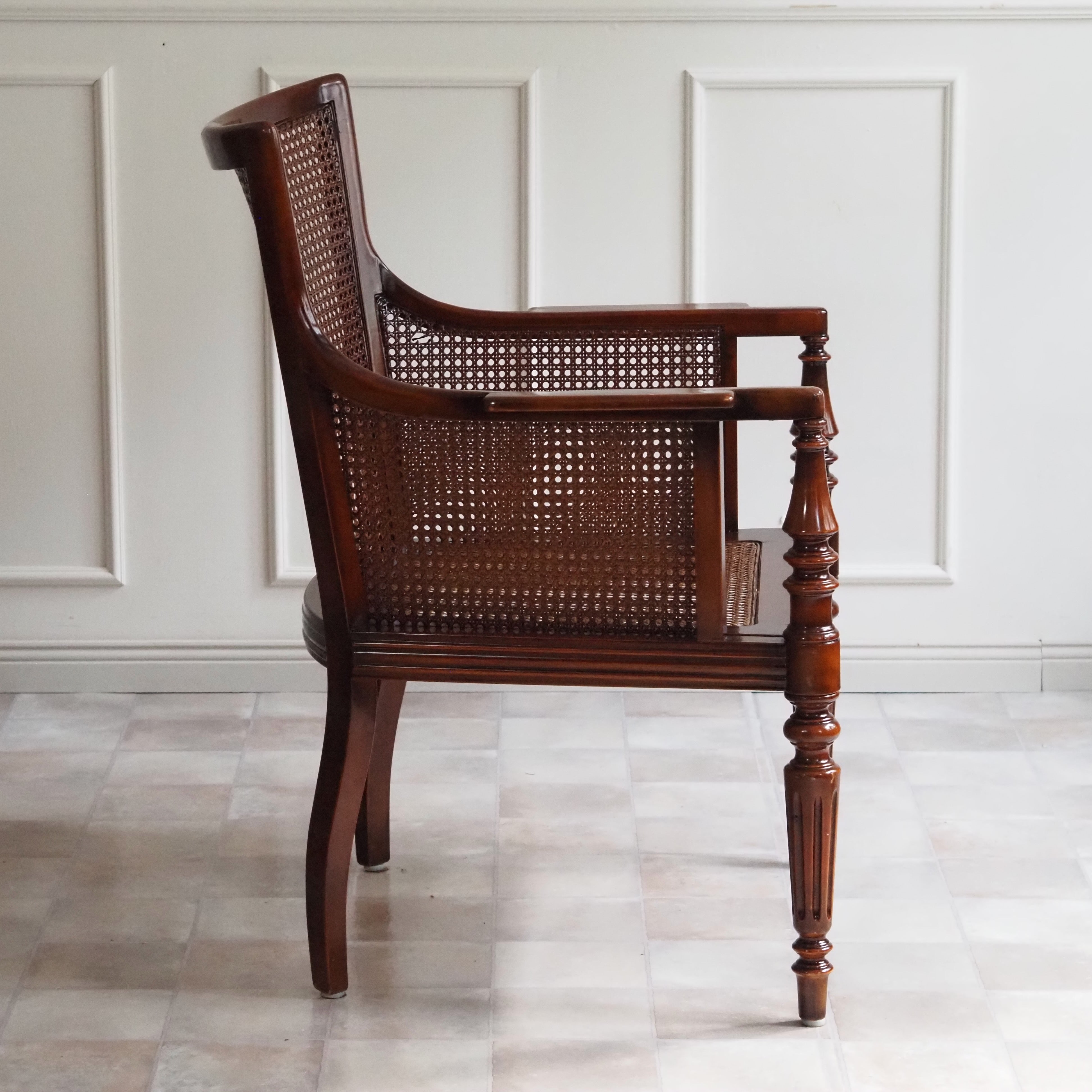 Rattan Sessel Kolonialstil – Bergère mit Wiener Geflecht, Massivholz