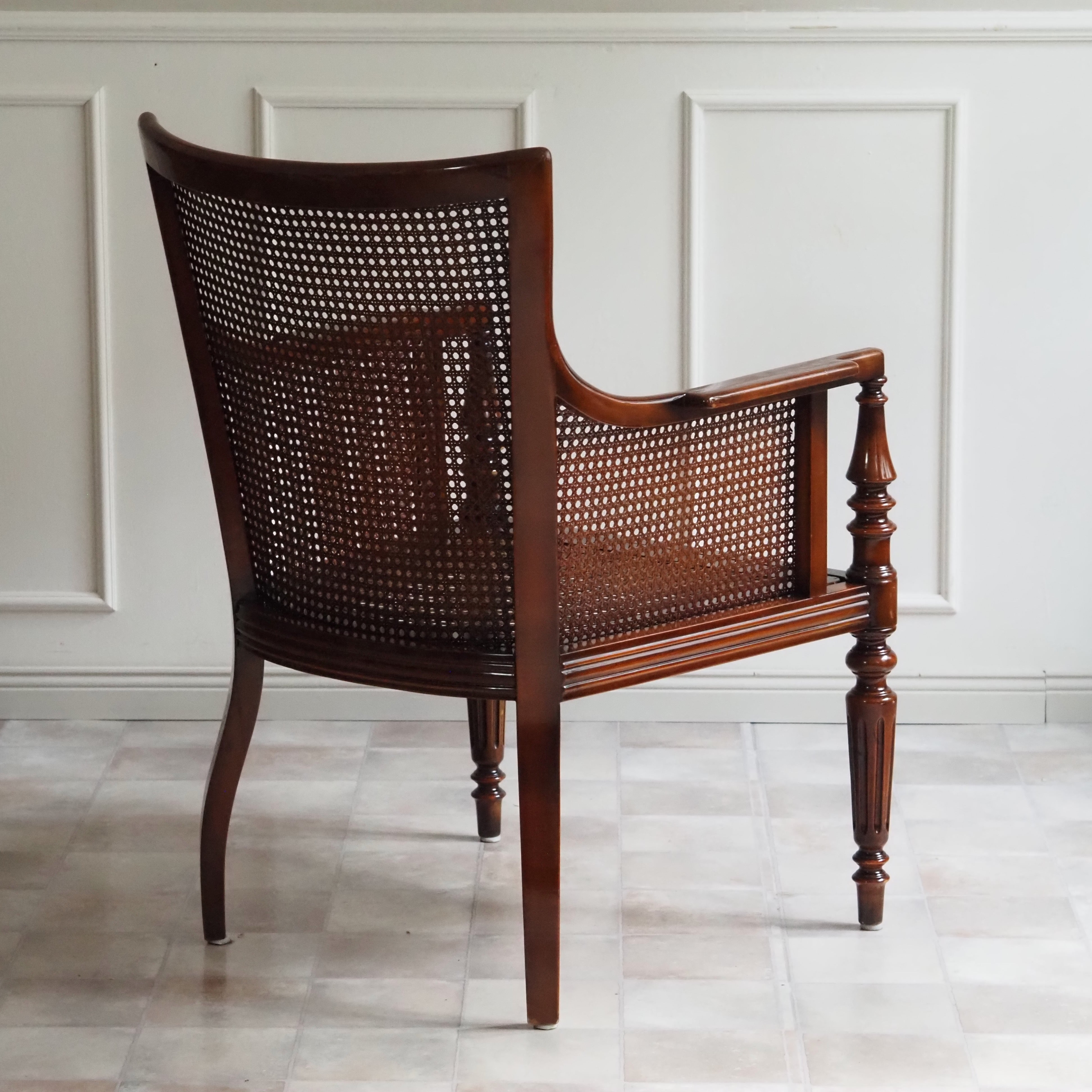 Rattan Sessel Kolonialstil – Bergère mit Wiener Geflecht, Massivholz
