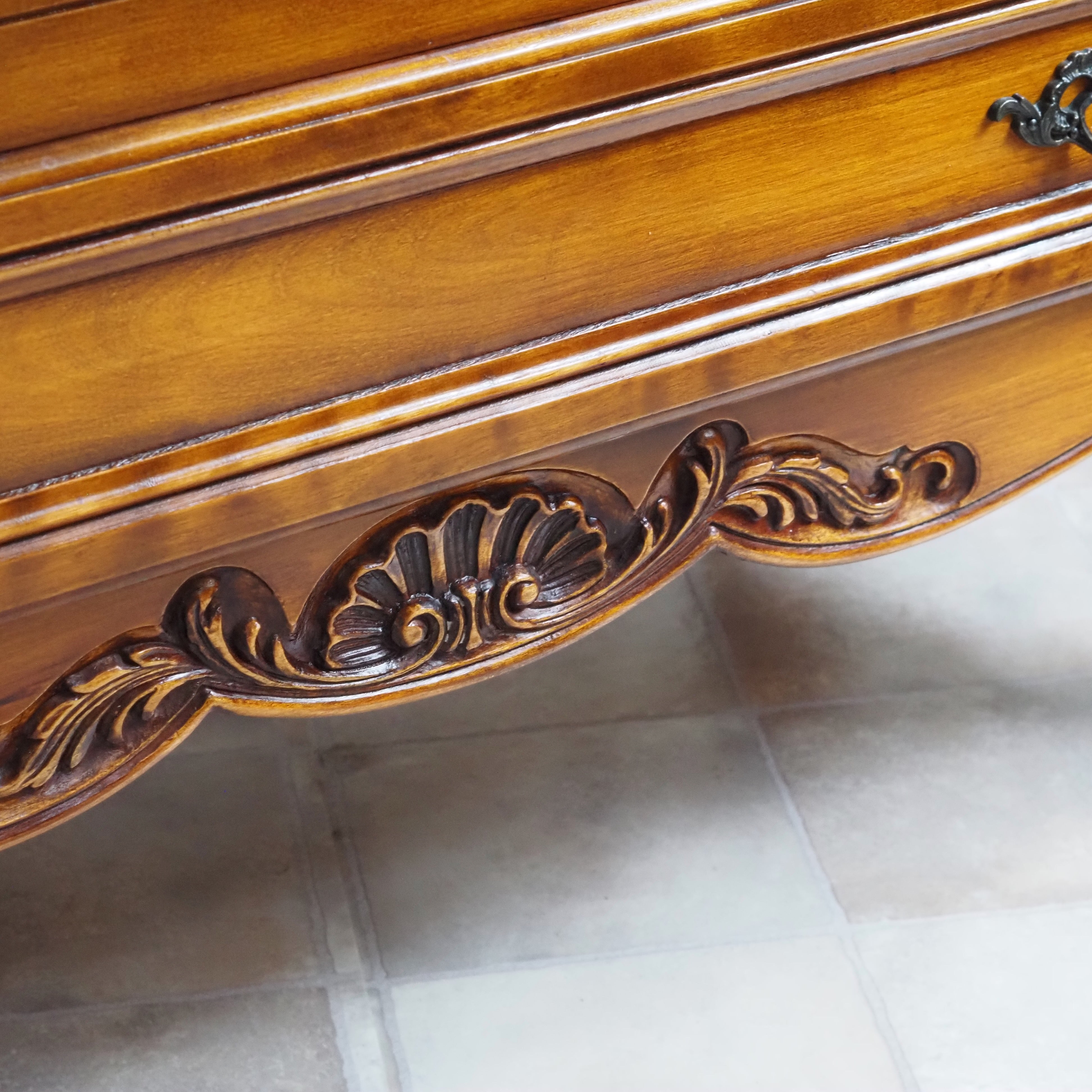 Louis XV Stil Kommode Kirschbaum, 2. Hälfte 20. Jahrhundert