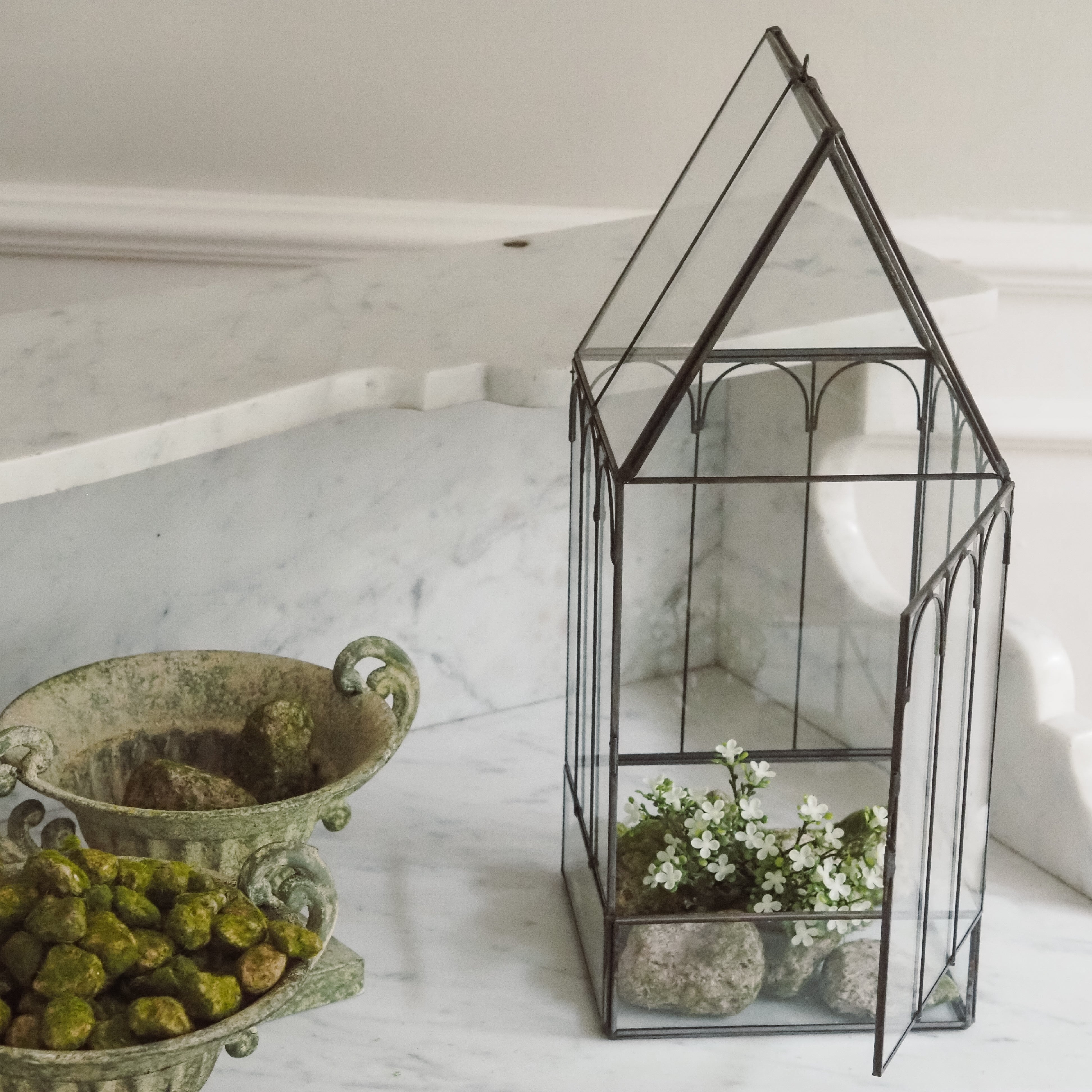 Dekovitrine Haus · Glasvitrine im Gewächshausstil zum Stellen oder Aufhängen