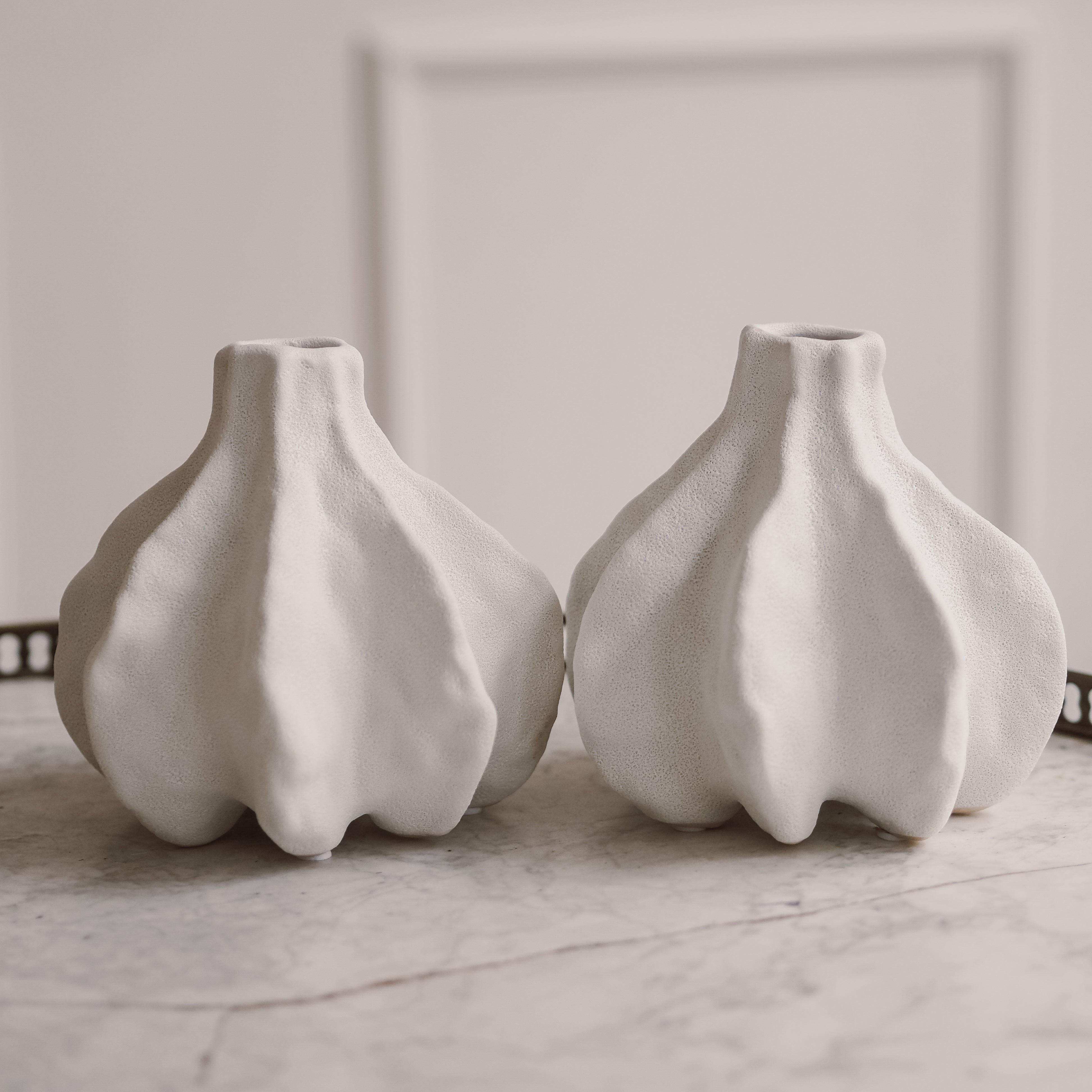 Vase Steingut · organische Formensprache / Dekorobjekt