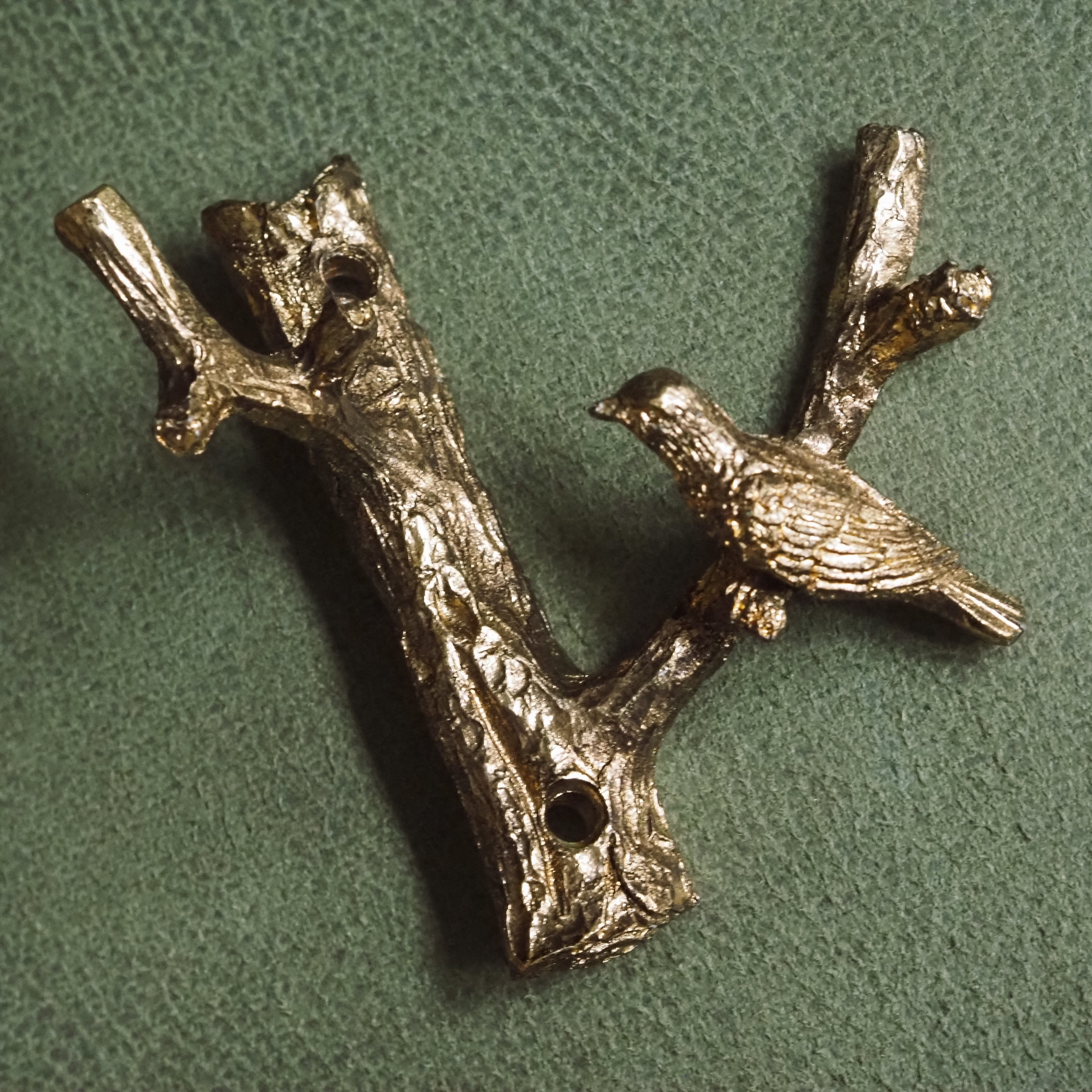 Wandhaken Bronze · Ast mit Vogel · Metallguss Naturdeko