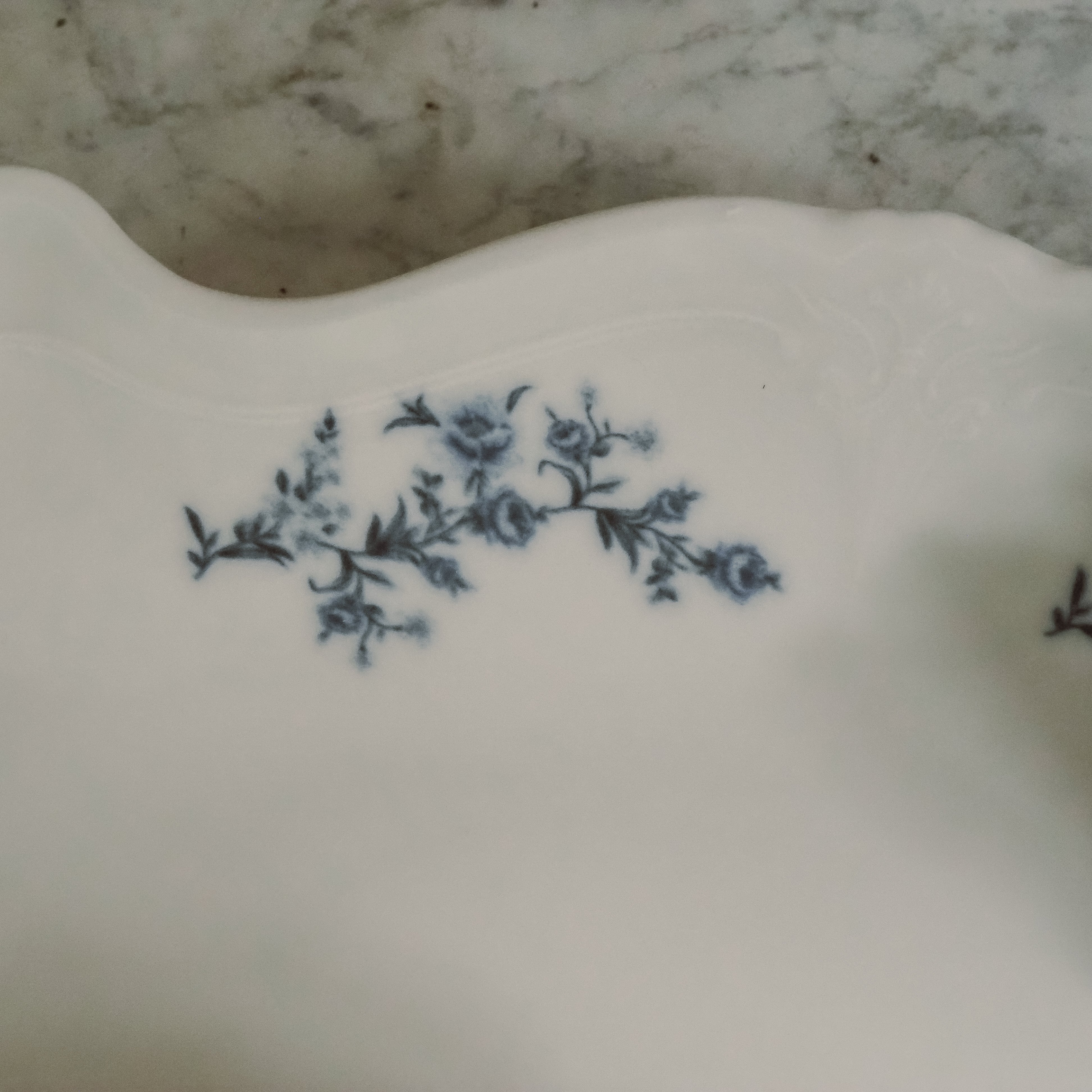 Servierschalen SET von 2 · blaue Blume / historisch inspirierte Porzellanschalen