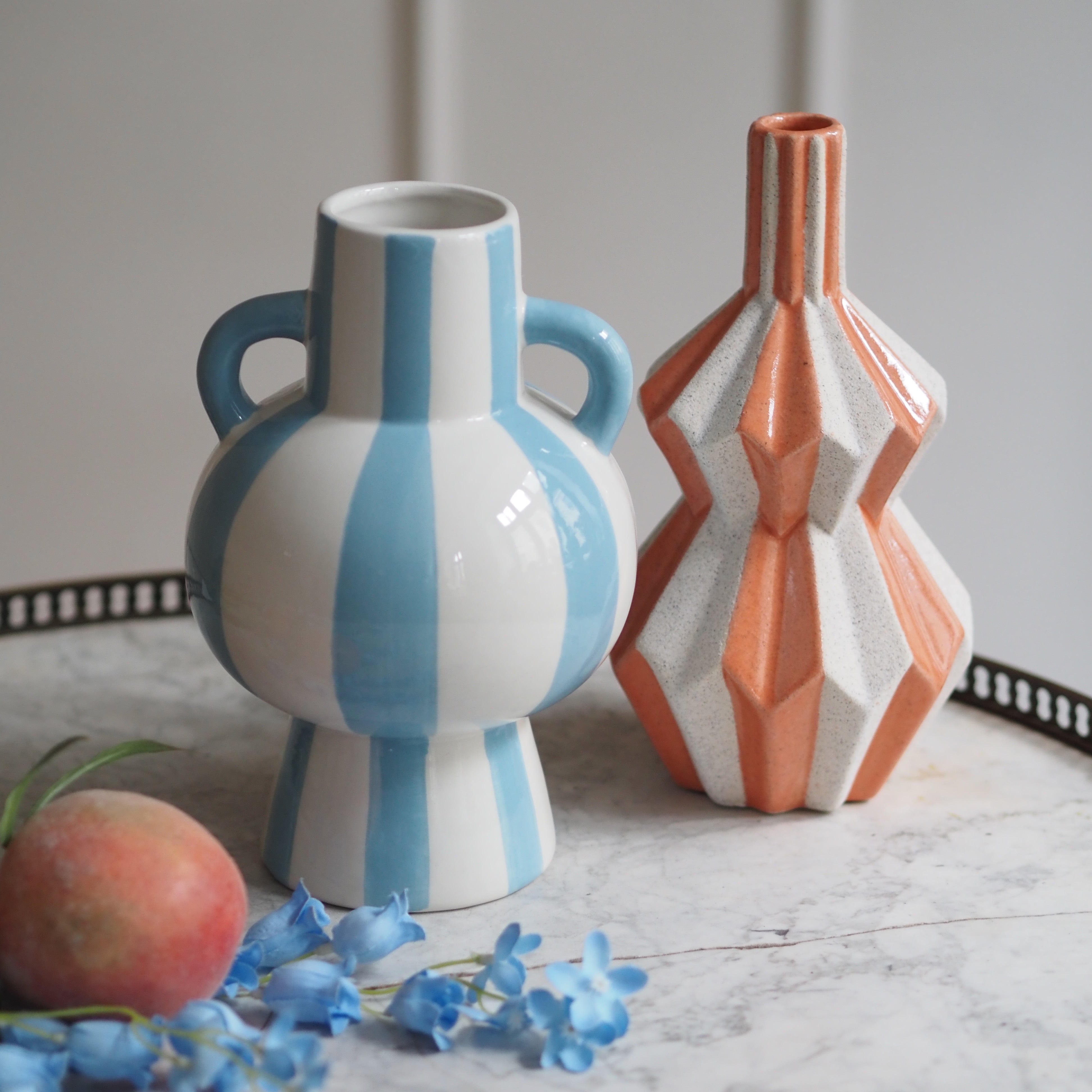 Vase · kubistische Formensprache / facettierte Keramik