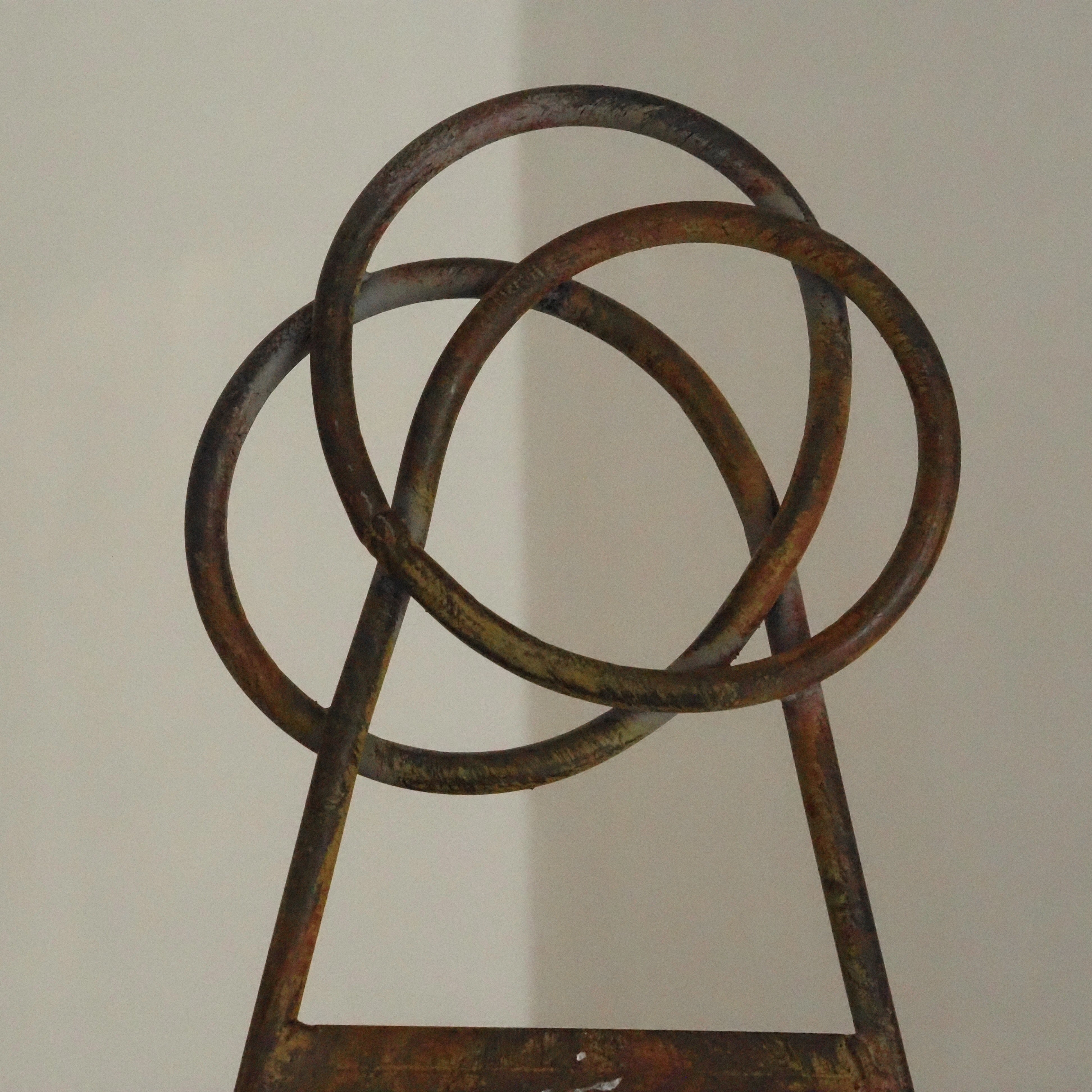 Kleine Staffelei aus Metall · antik patiniert · 40 cm