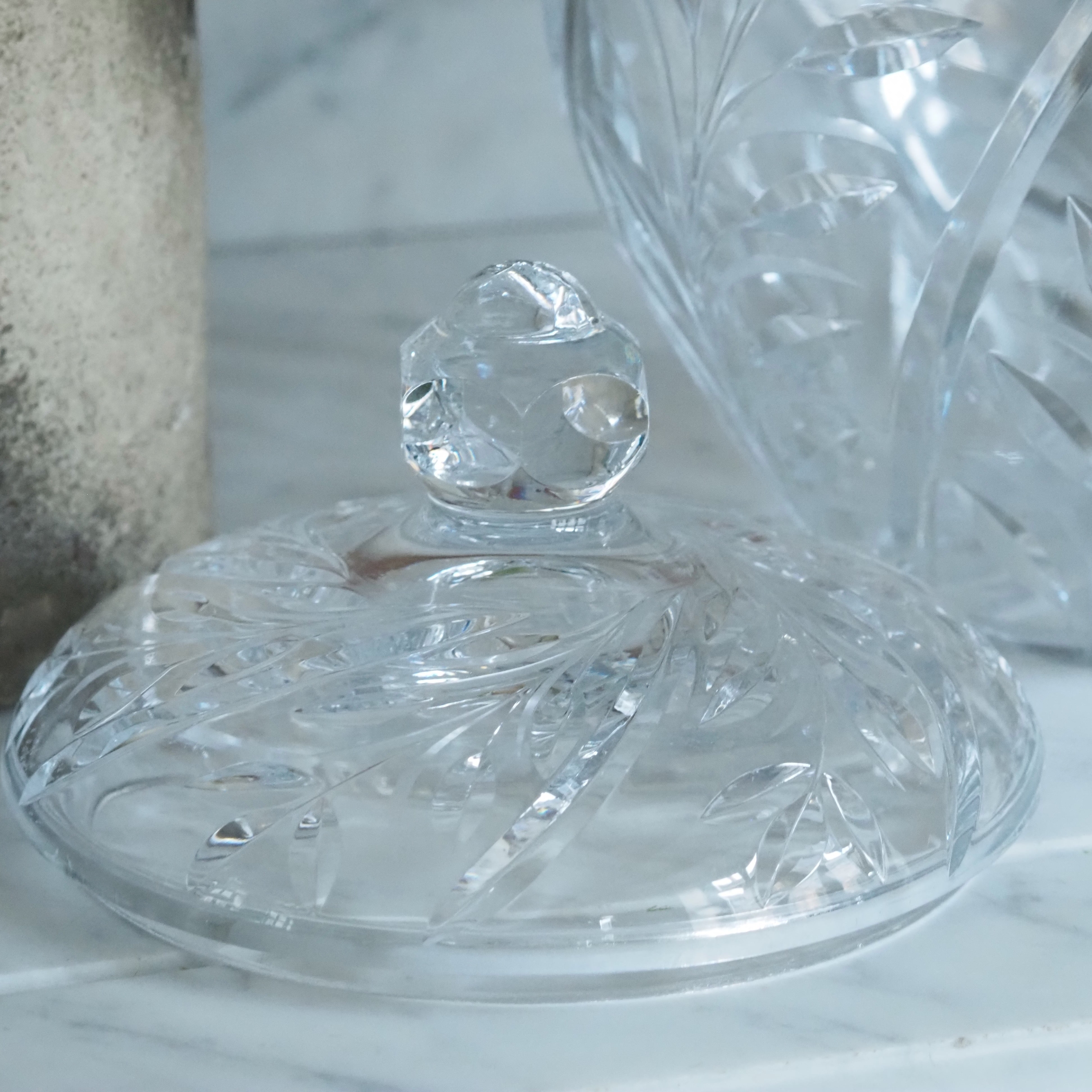 Bowlegefäß aus Glas · floraler Schliff · klassische Tischkultur