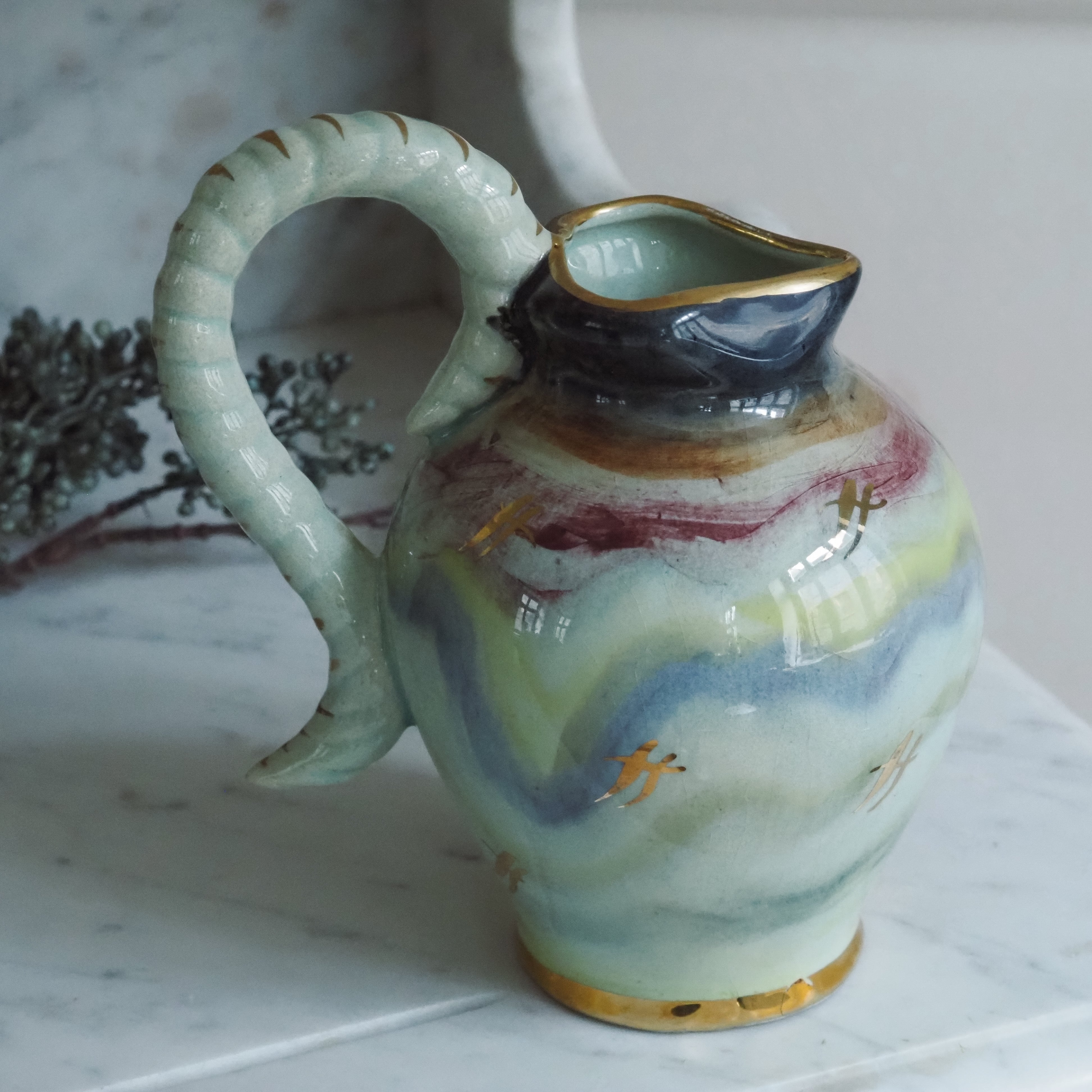 Krug · Mid-Century inspirierte Keramikform mit pastellierter Glasur