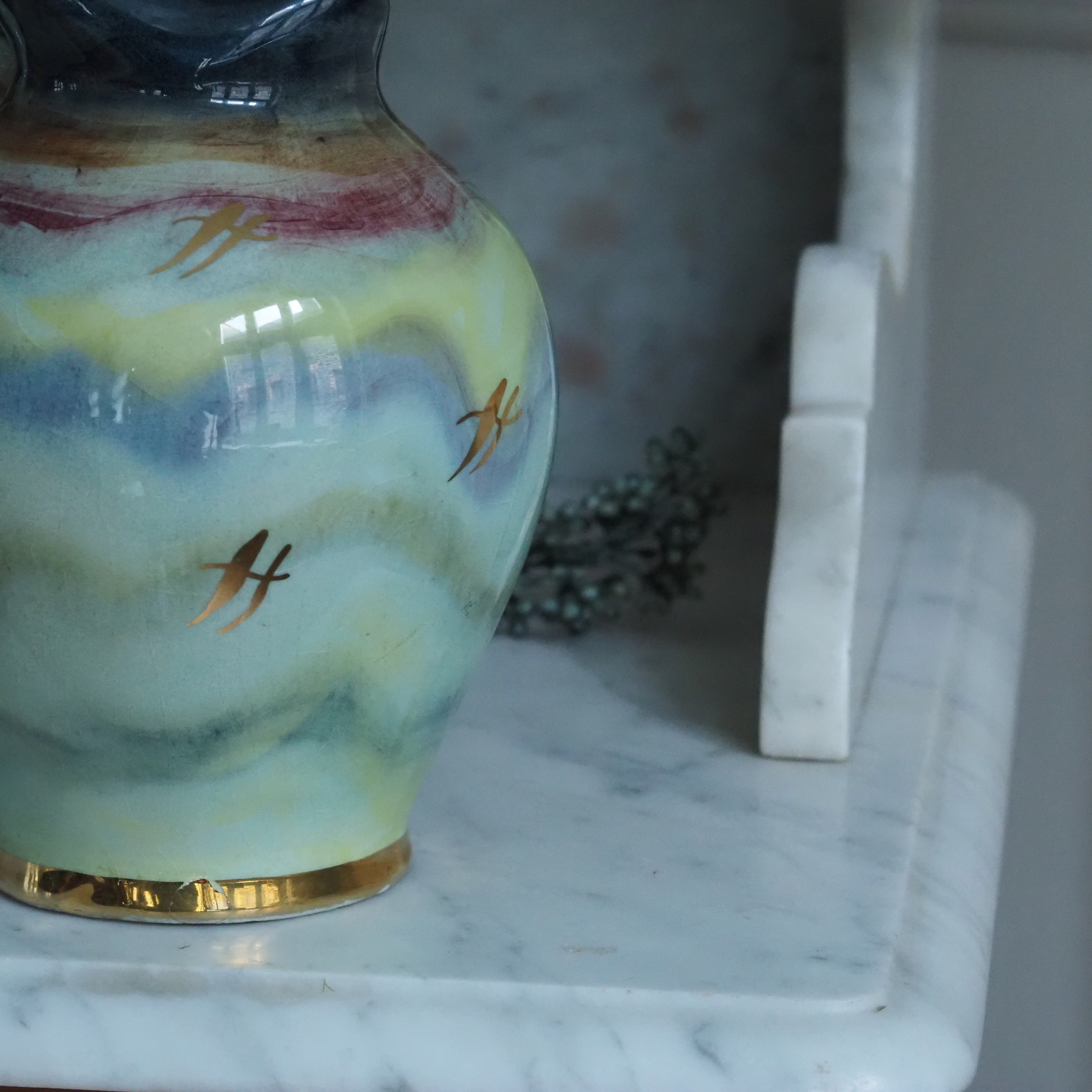 Krug · Mid-Century inspirierte Keramikform mit pastellierter Glasur
