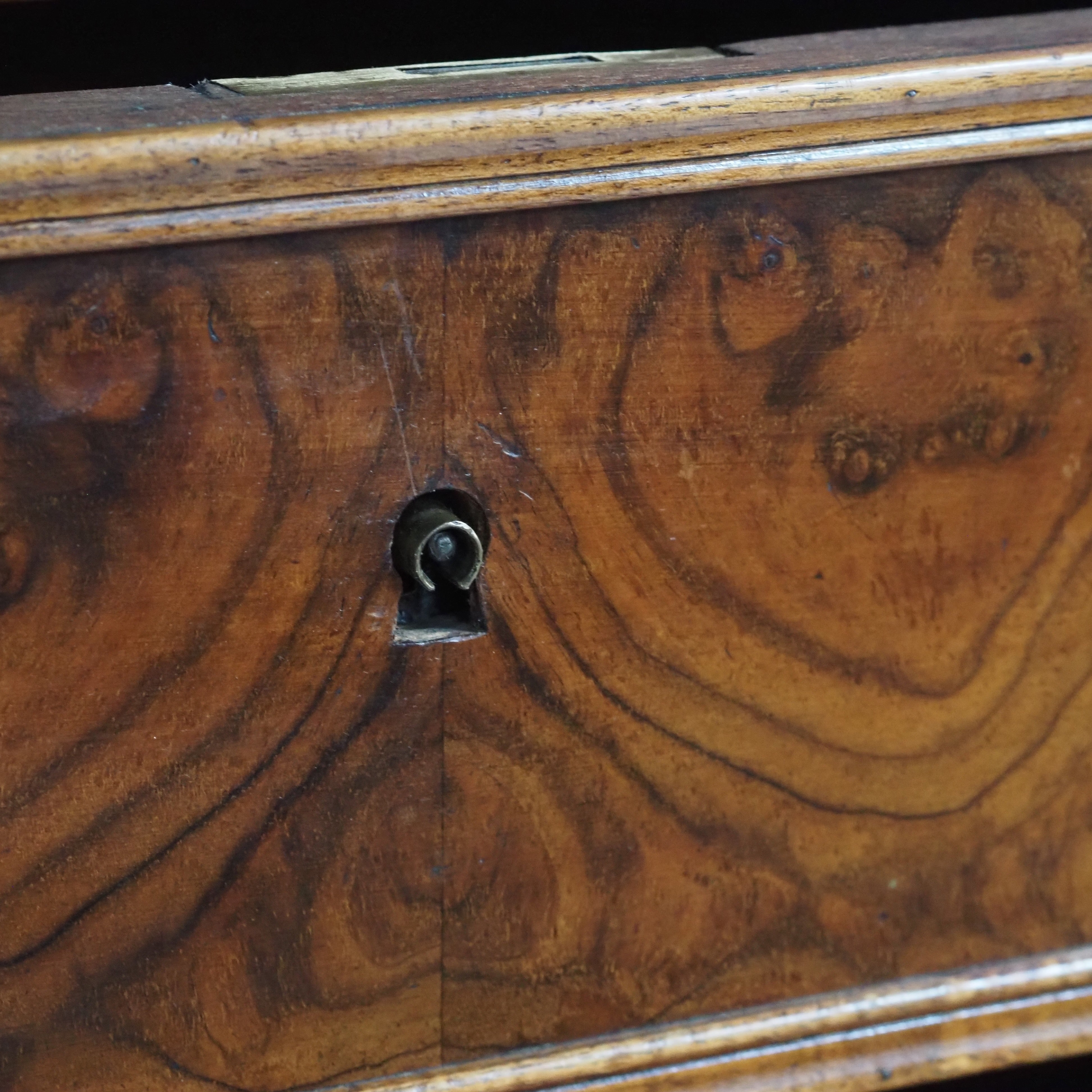 Waschkommode antik Louis Philippe um 1860 mit Marmorauflage und Klappspiegel
