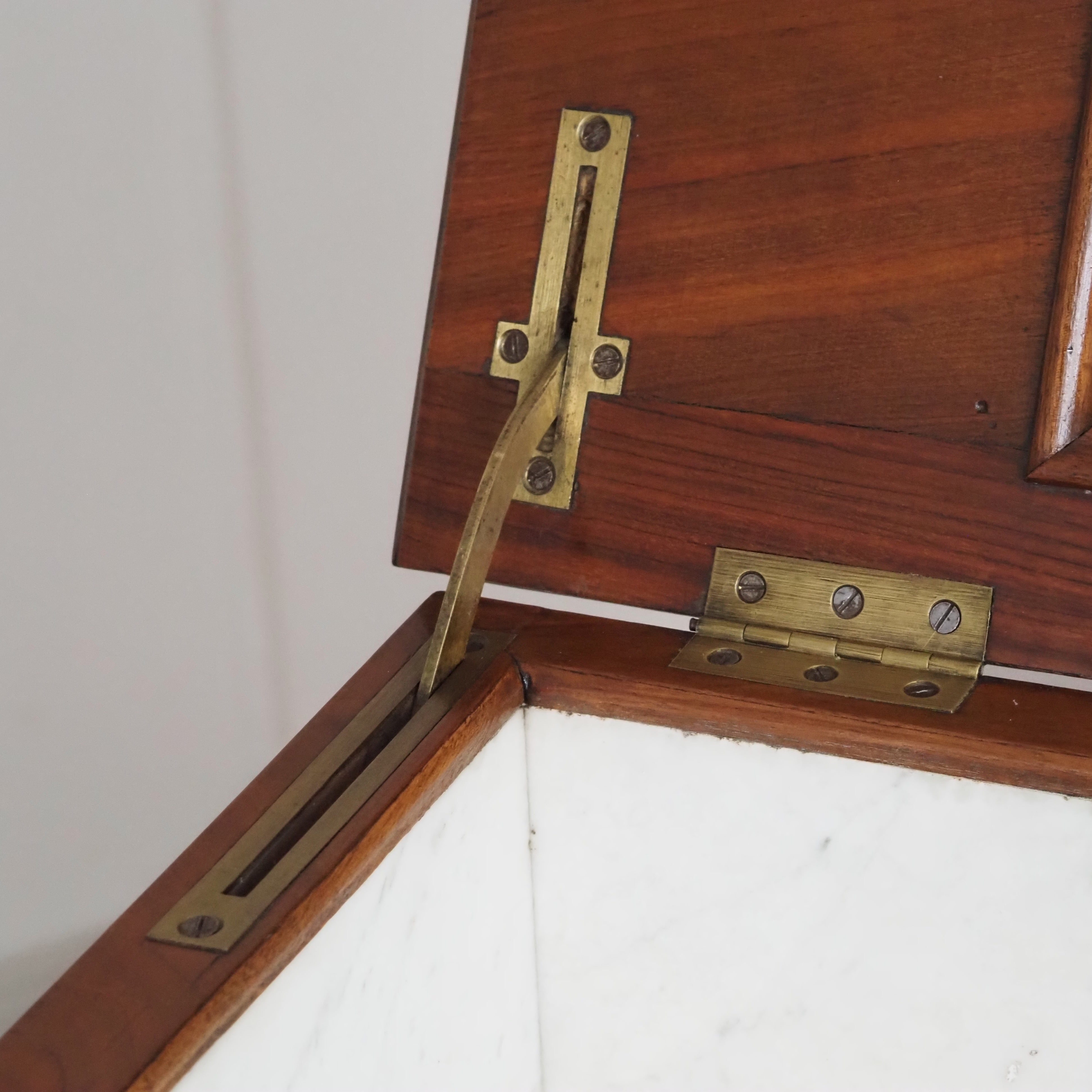 Waschkommode antik Louis Philippe um 1860 mit Marmorauflage und Klappspiegel