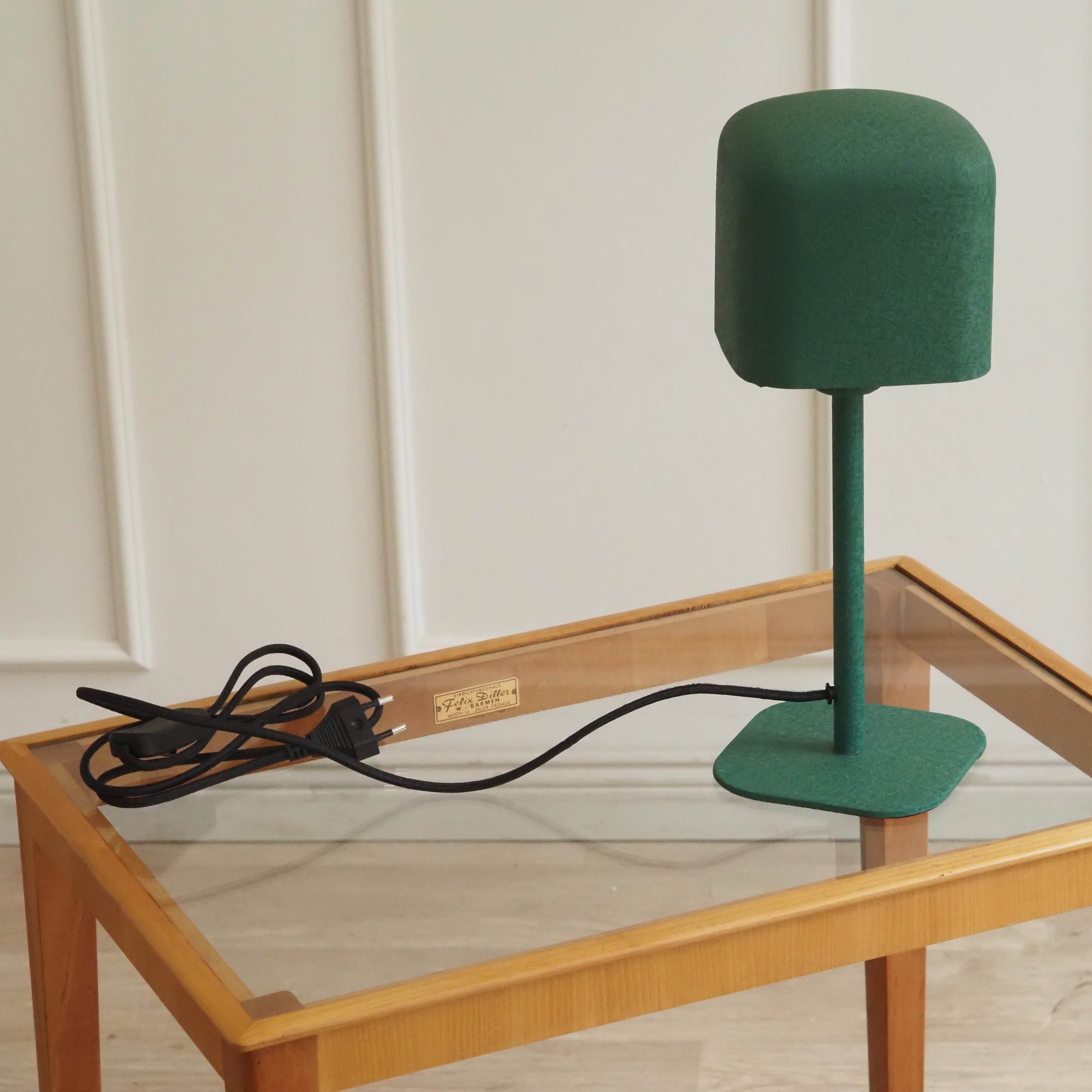 Tischlampe Tannengrün · ELENIE — Capsule-Schirm mit Craquelé-Oberfläche
