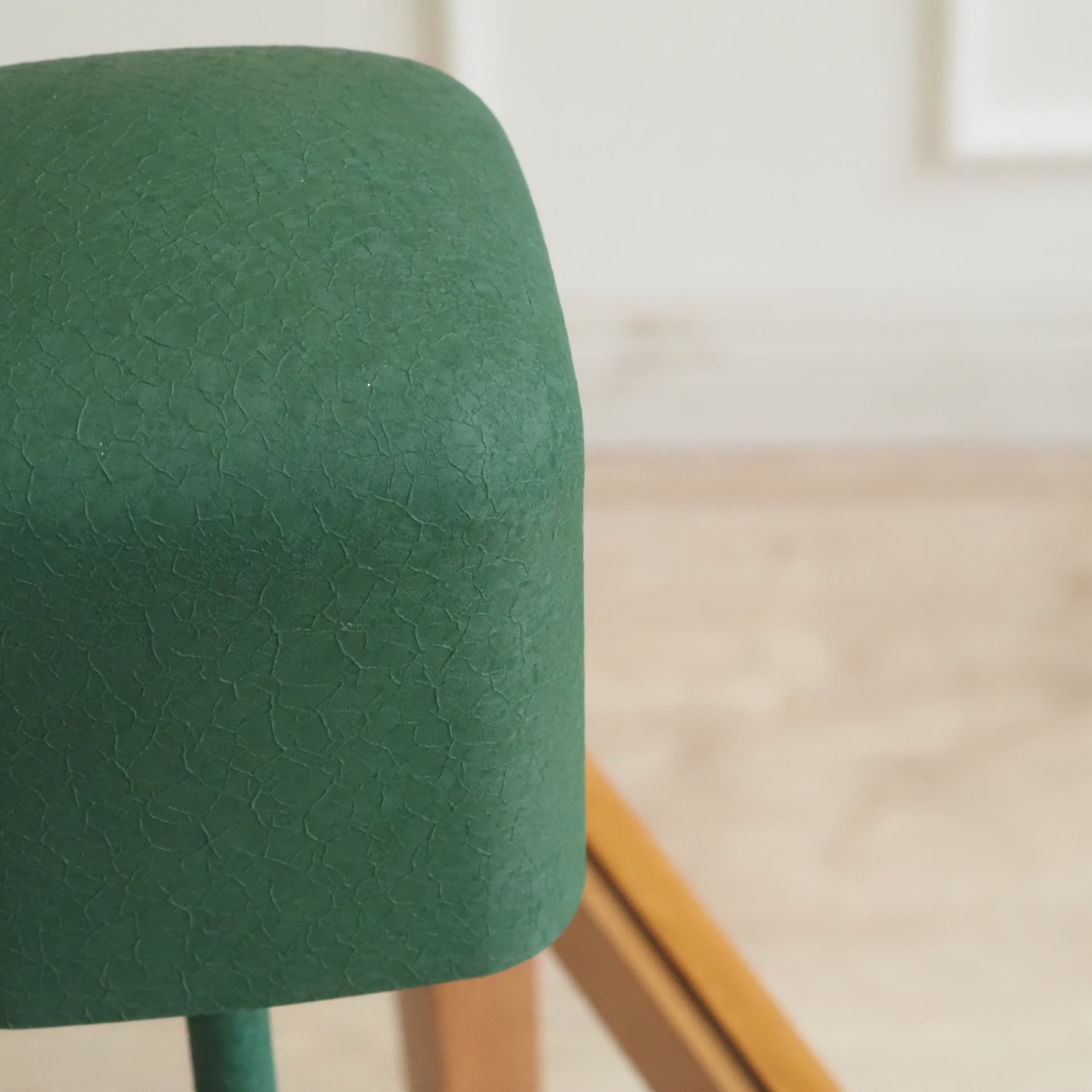 Tischlampe Tannengrün · ELENIE — Capsule-Schirm mit Craquelé-Oberfläche