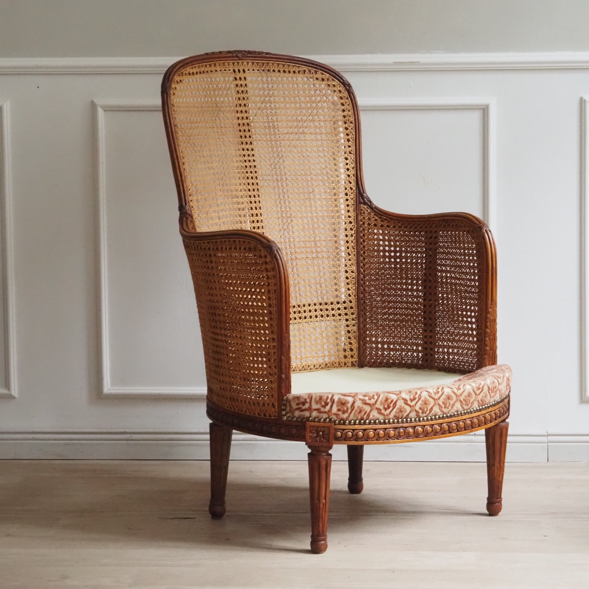 Antiker französischer Sessel mit Wiener Geflecht um 1900 - Louis-Seize Bergère Original
