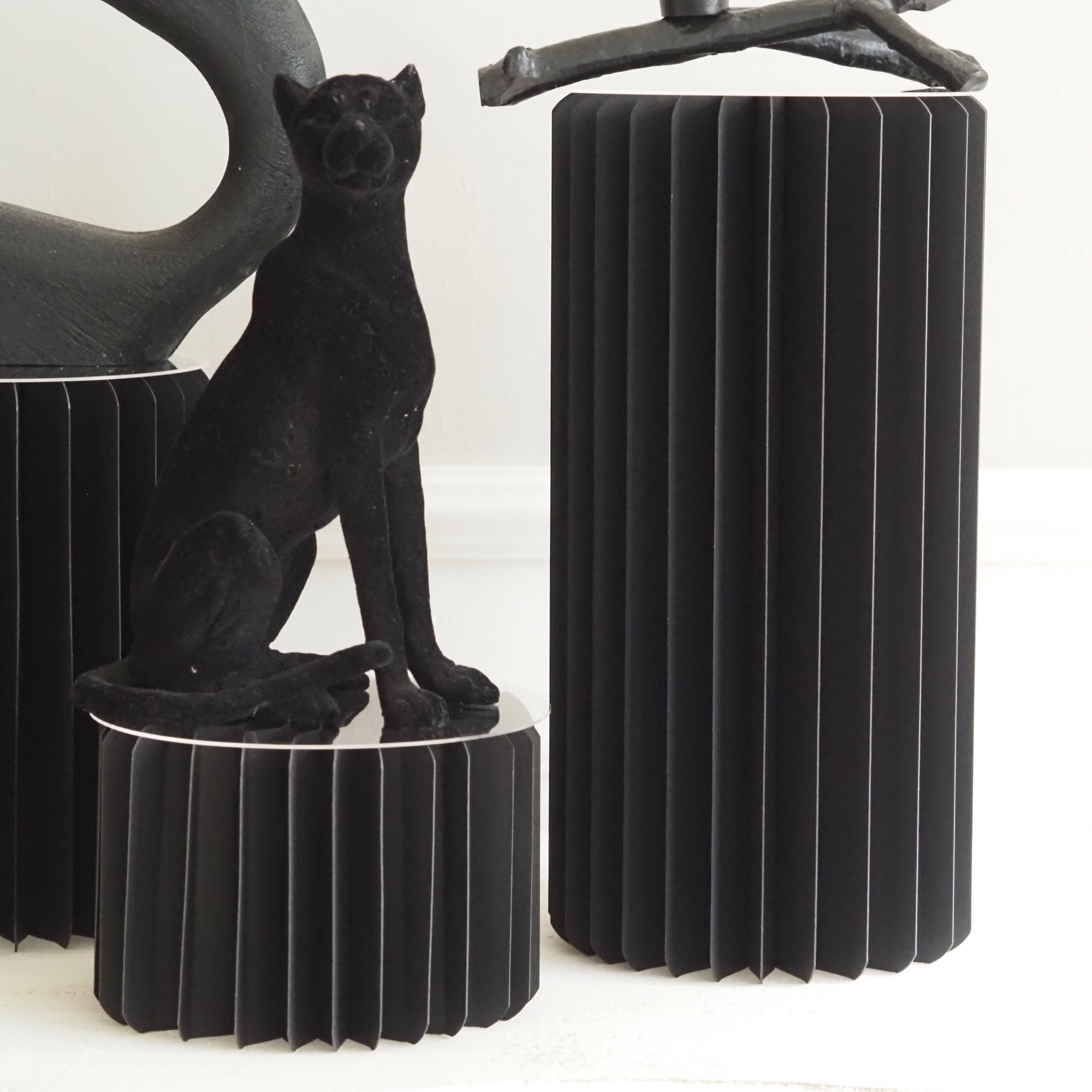 Papiersäule Mini · Set/4 · H 10–40 cm · VARIABLE: Schwarz / Creme