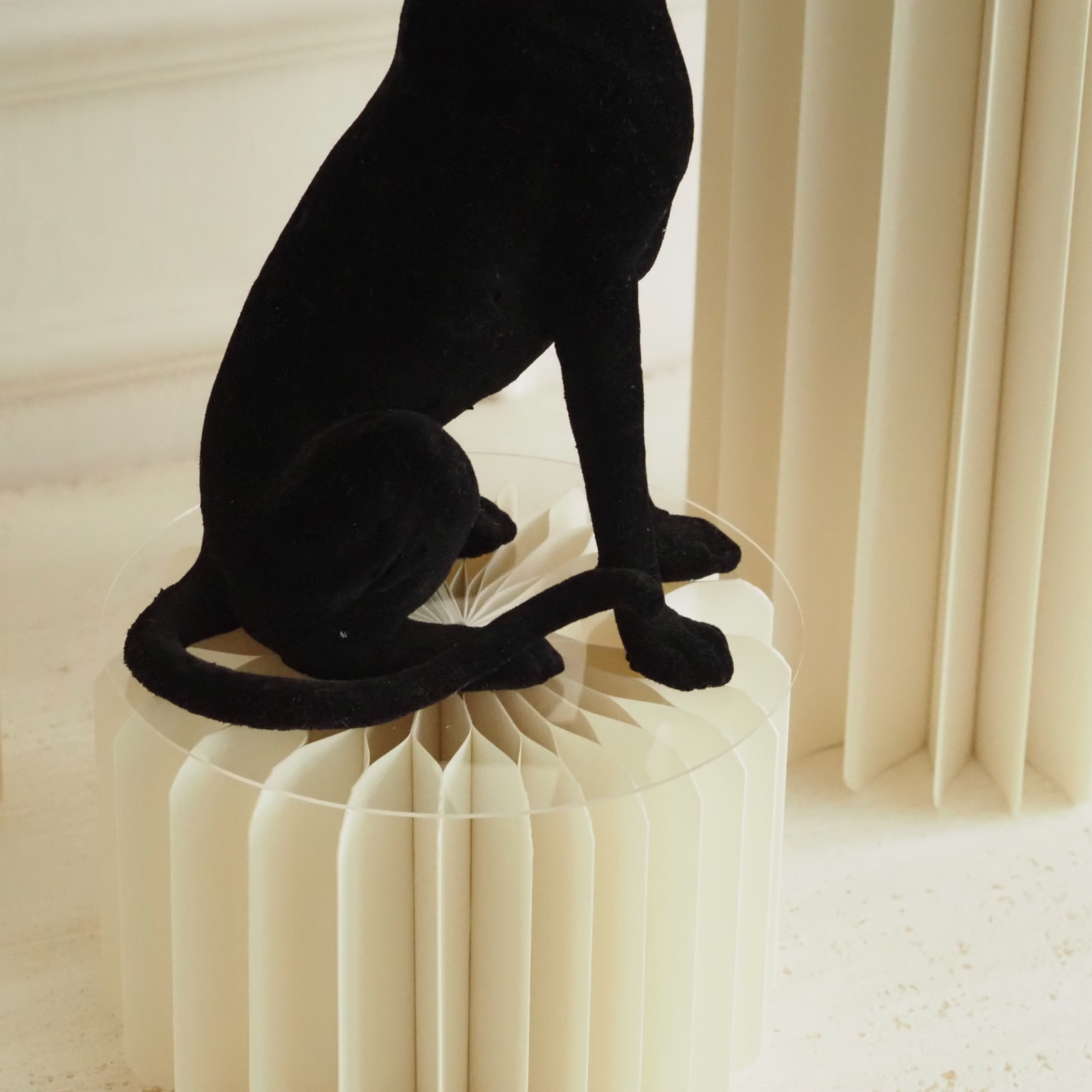 Papiersäule Mini · Set/4 · H 10–40 cm · VARIABLE: Schwarz / Creme