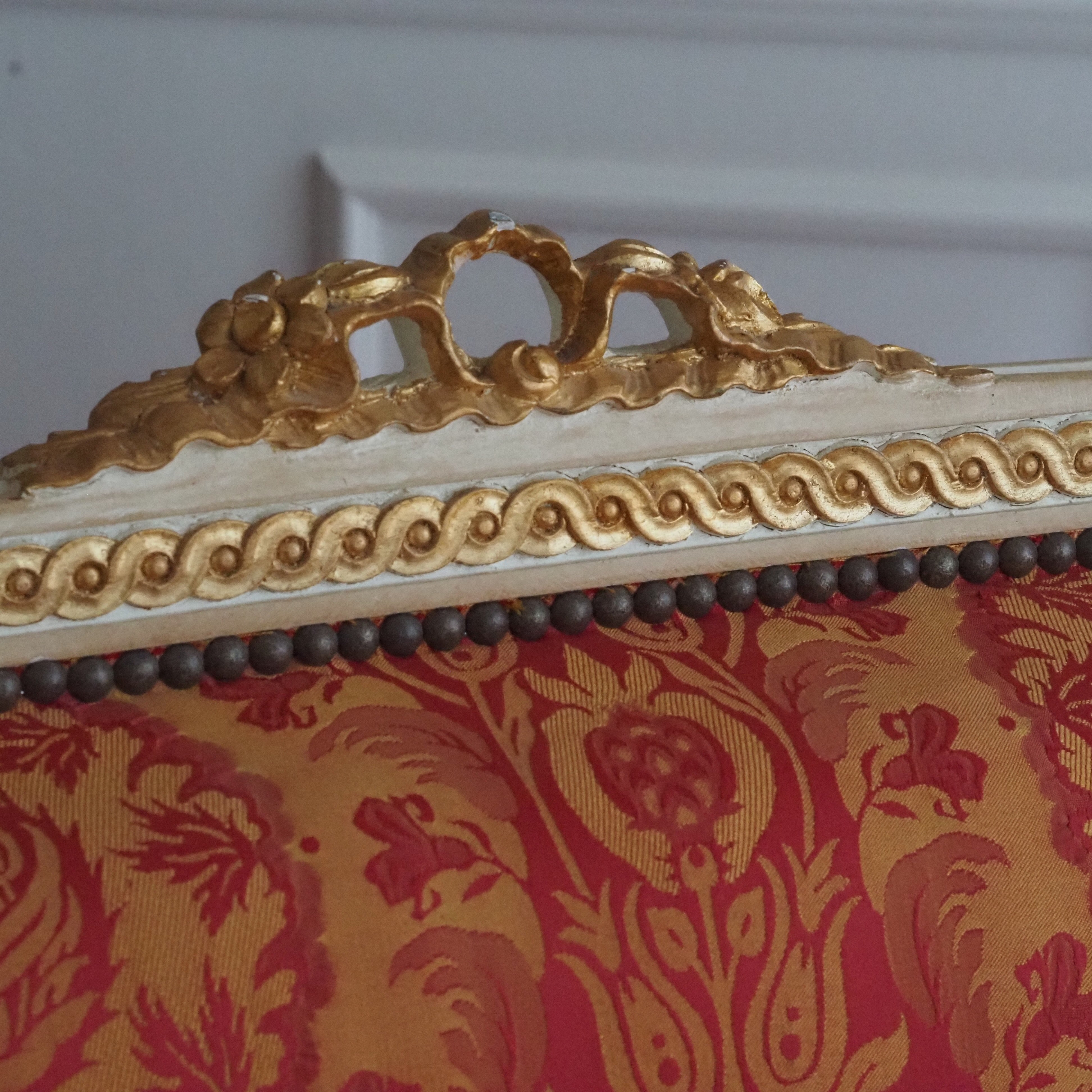 Sitzbank Louis XVI Stil – Balzarotti Paris, 3-Sitzer mit Damastbezug