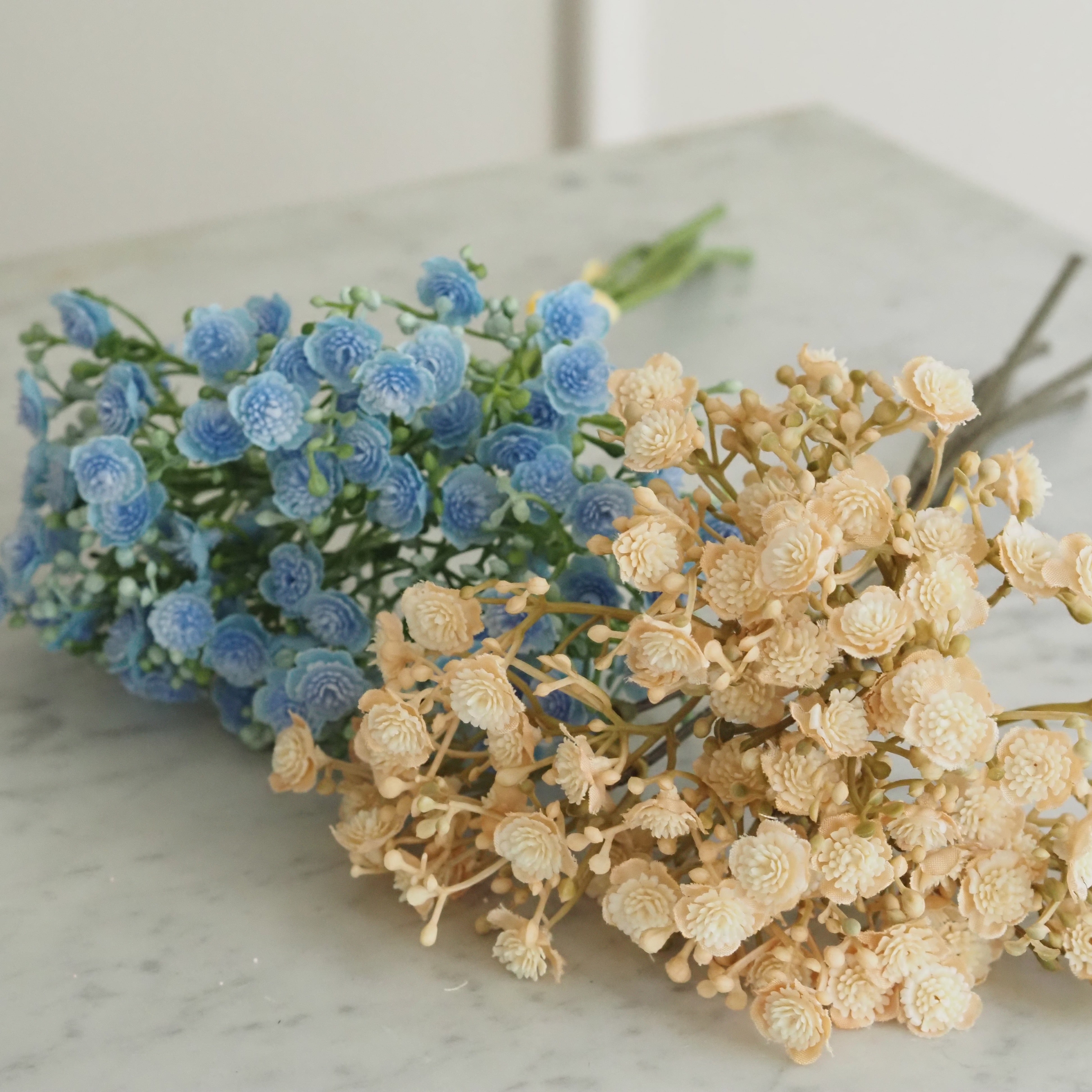 Gypsophila Bündel · getrocknete Blüten in Blau oder Beige · florale Dekoration