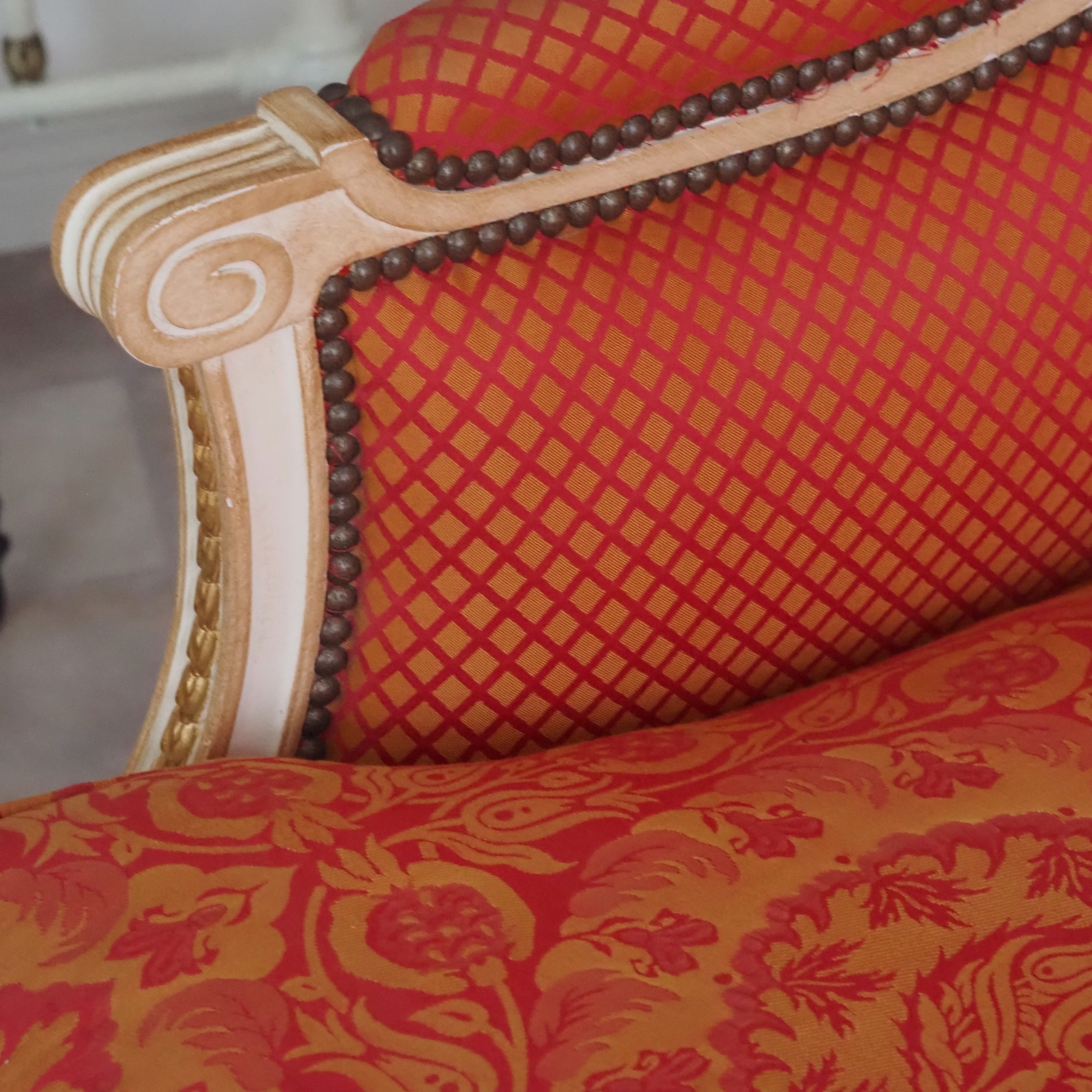 Sitzbank Louis XVI Stil – Balzarotti Paris, 3-Sitzer mit Damastbezug