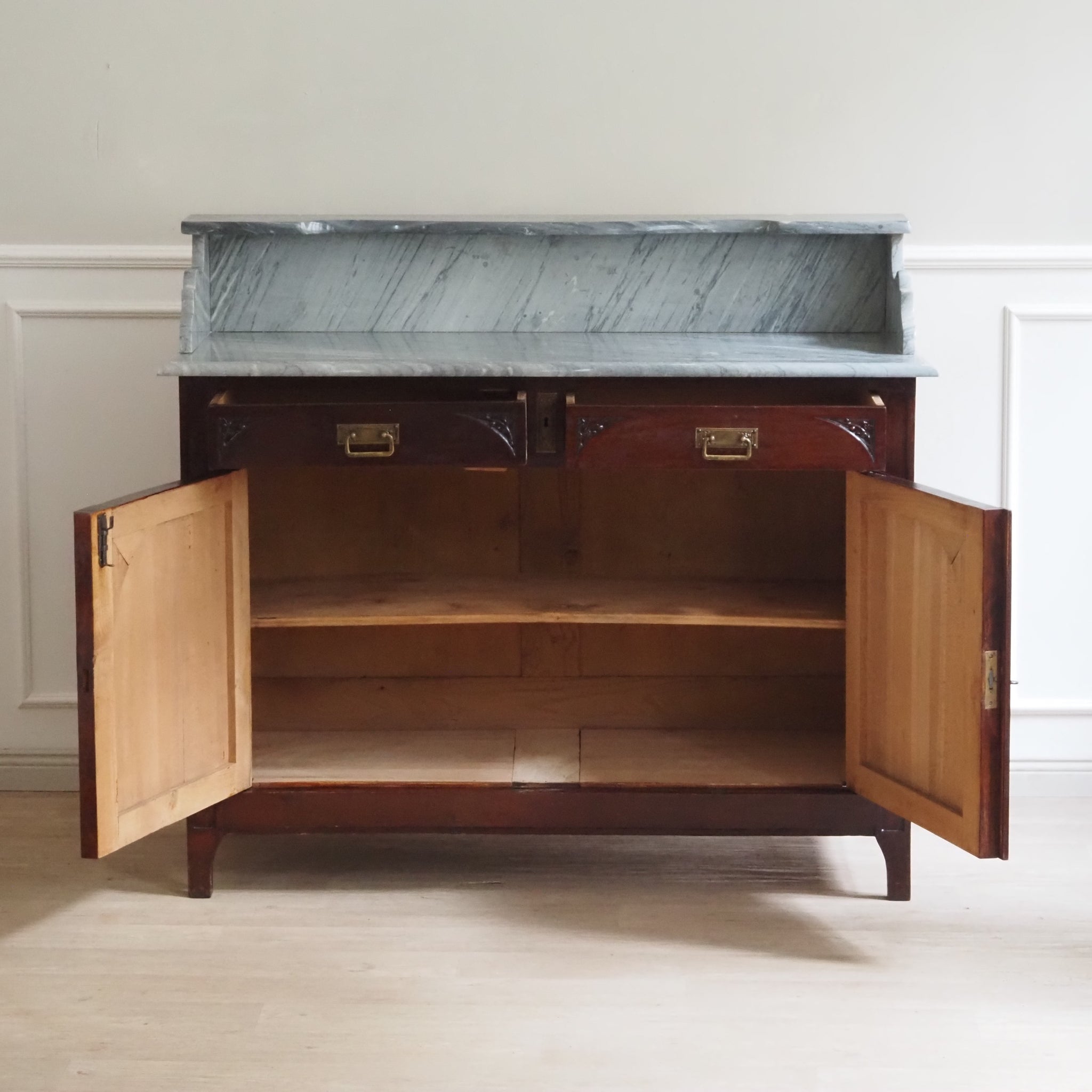 Antike Kommode um 1900 mit grauweißem Marmoraufsatz, Anrichte Gründerzeit