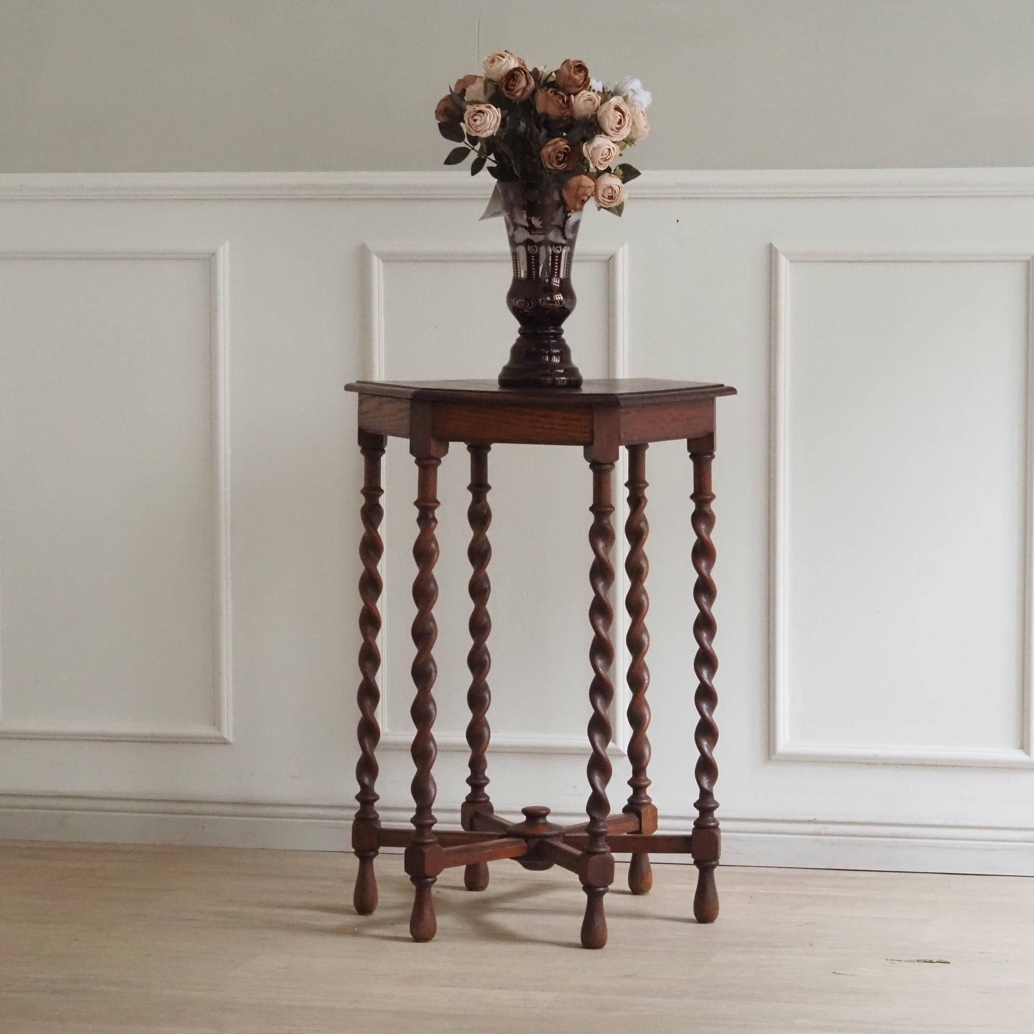 Antiker Beistelltisch mit gedrehten Säulen im Barockstil, um 1890