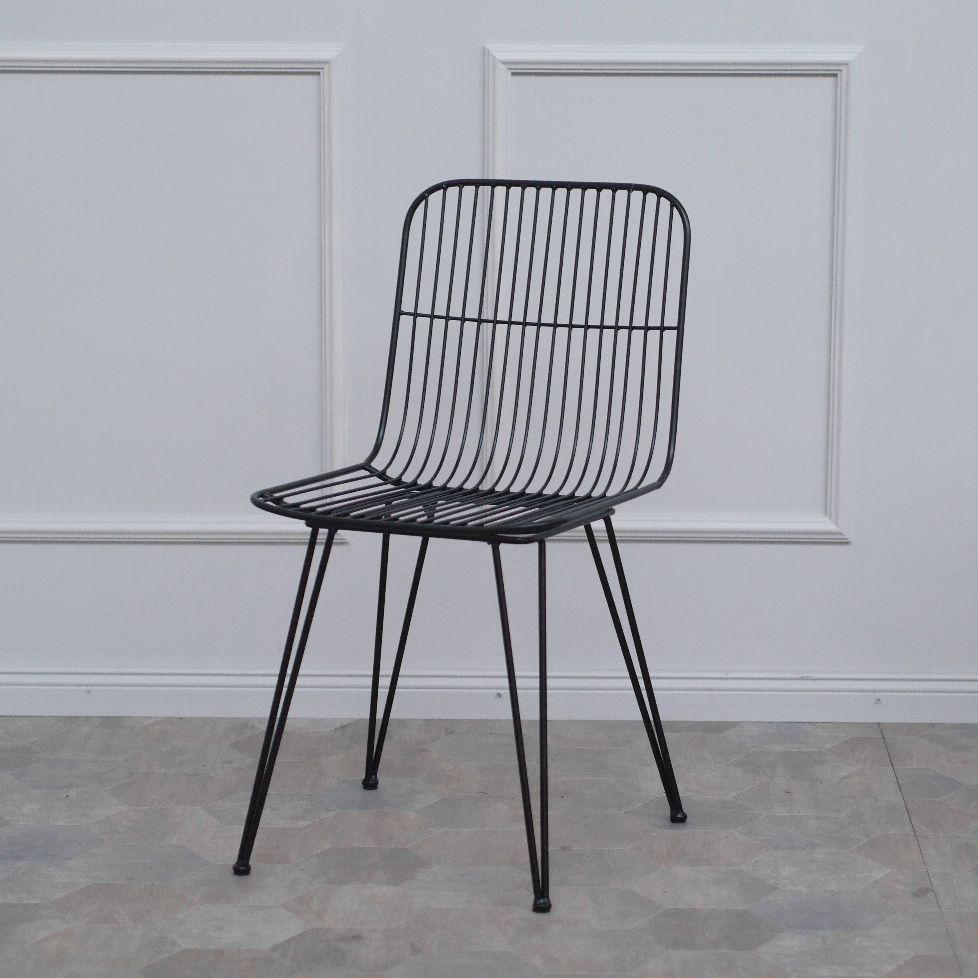 Metall Drahtstuhl in schwarz – Industrie Design Metallstuhl, Midcentury